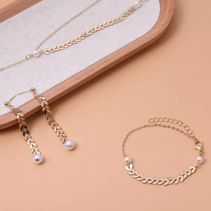 Wheat-spike 18k Gold-plated Faux Pearl Jewelry Set in Gold, editorial view
