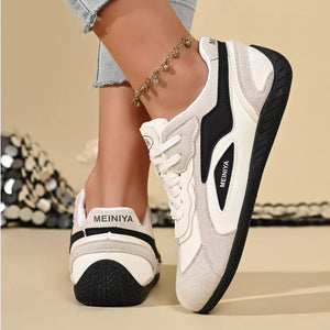 Round Toe Lace Up Sneakers in White, fit detail