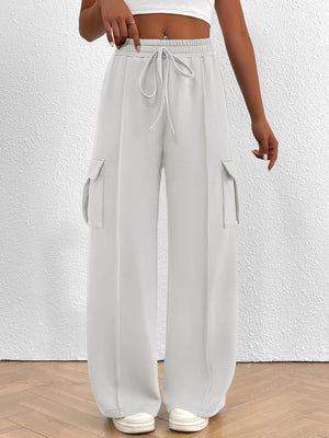 High waist gray cargo sweatpants with drawstring and side pockets