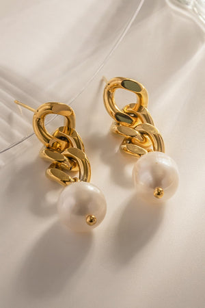 Gold chunky chain drop earrings with pearl accents
