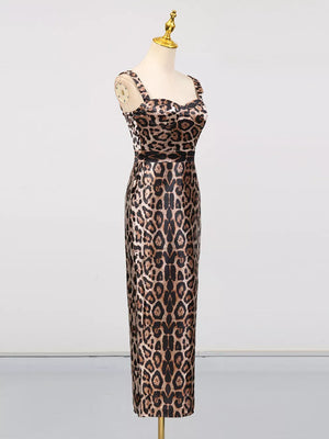 Chic leopard print bodycon midi dress with sweetheart neckline and adjustable straps.
