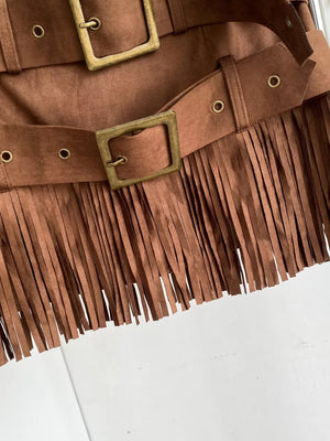 Belted mini skirt in brown suede with antique brass buckles and fringe detail.