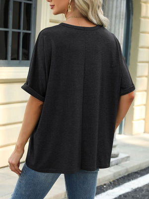 Relaxed fit crew neck t-shirt in gray with cuffed short sleeves and a casual, comfortable cut.