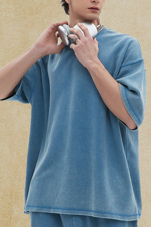 Vintage wash boxy t-shirt in light blue with crew neck and short sleeves.