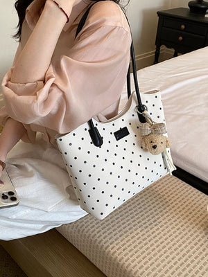 Polka Dot Shoulder Bag in Gray, fit detail