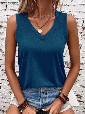 V-neck Ribbed Trim Tank in Black, fit detail