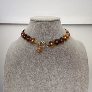 Retro Resin Flower Charm 18k Gold-plated Necklace in Yx1350/gold, editorial view