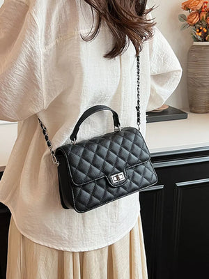 Quilted Chain Strap Crossbody Bag in Black, close-up detail