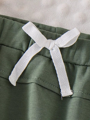 Children S Graphic Round Neck Tee And Shorts in Green, fabric detail