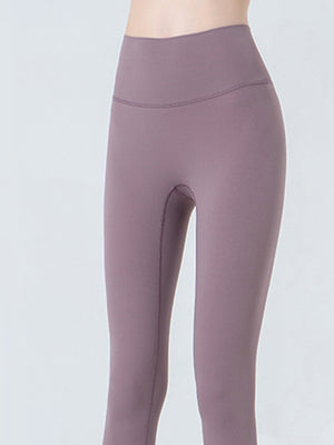 Sculpted crop leggings in lavender with a high waistband and seam detail.