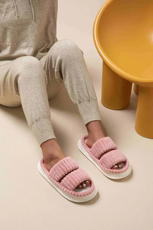 Dusty pink ribbed terrycloth platform slides with double band detail.