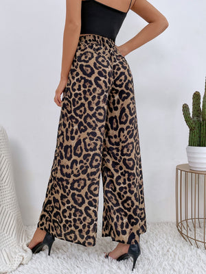 Leopard print palazzo trousers with an elastic waistband and wide legs.