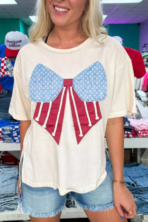 Loose Knit Vintage Flag Bow T-shirt in Cream, front view