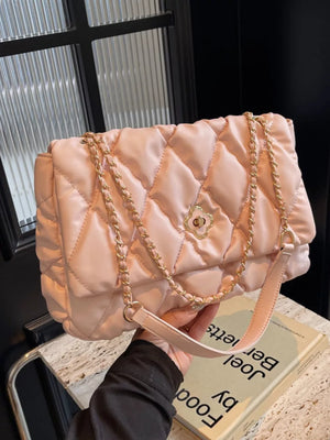 Quilted Chain Shoulder Bag in Pink, fit detail