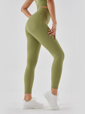 Matcha green high-waist leggings with a seamless contour design.