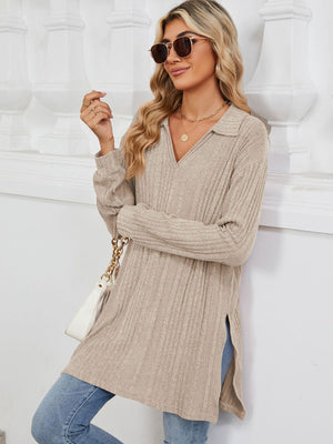 Ribbed knit collared tunic top in Dust Storm with V-neck and side slits.