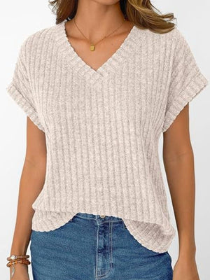 Relaxed fit ribbed V-neck t-shirt in light beige with cuffed short sleeves.