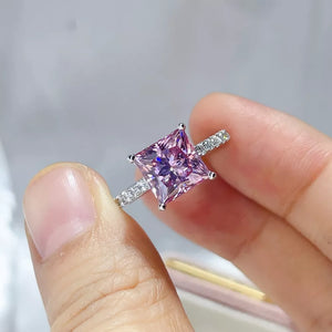 2 Carat 925 Sterling Silver Moissanite Ring, close-up detail
