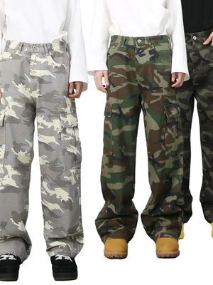 Wide-leg camo cargo pants in 100% cotton, available in gray, green, and black camouflage.