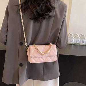 Quilted Chain Strap Crossbody Bag in Pink, fabric detail
