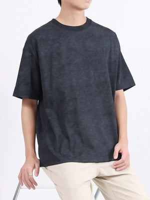 Men's relaxed fit t-shirt in Carbon Gray with a washed effect.
