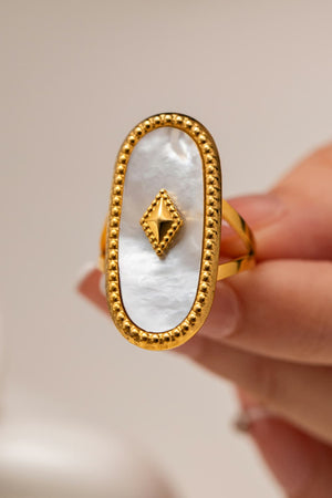 Gold-plated ring with oval mother of pearl inlay and diamond accent