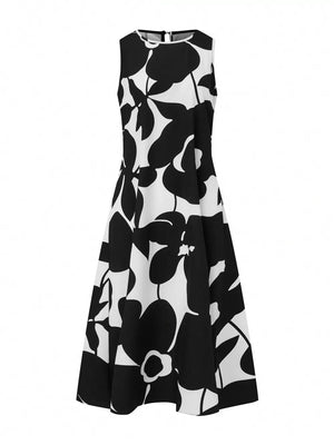 Sleeveless Floral Maxi Dress in Black, close-up detail