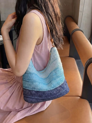 Straw Woven Shoulder Bag in Blue, fit detail