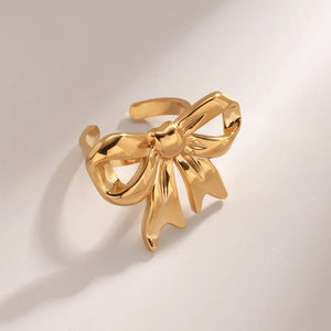Gold 18K gold-plated bow ring with sculpted detail