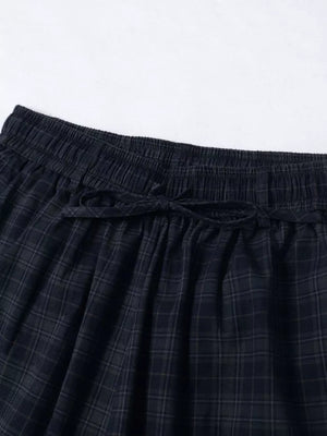 Men's Plaid Wide-leg Drawstring Shorts, close-up detail