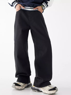 Men's Wide Leg Jeans With Pockets in White, front view