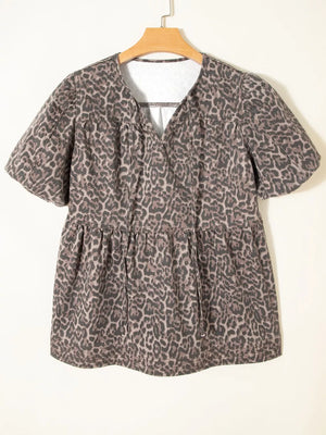 Leopard print V-neck denim top with short sleeves and tiered hem