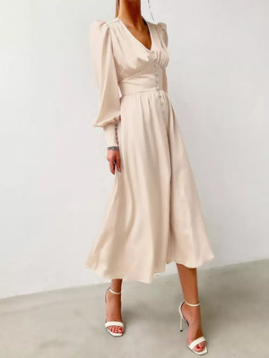 Elegant V-neck Puff Sleeve Button-down Midi Dress in White, fabric detail