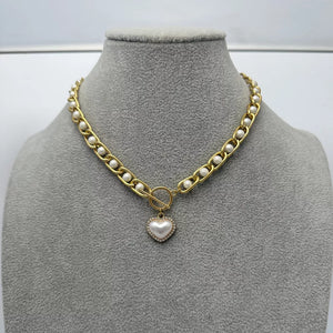 Chunky Pearl And Heart Pendant 18k Gold-plated Necklace in Gold, fabric detail