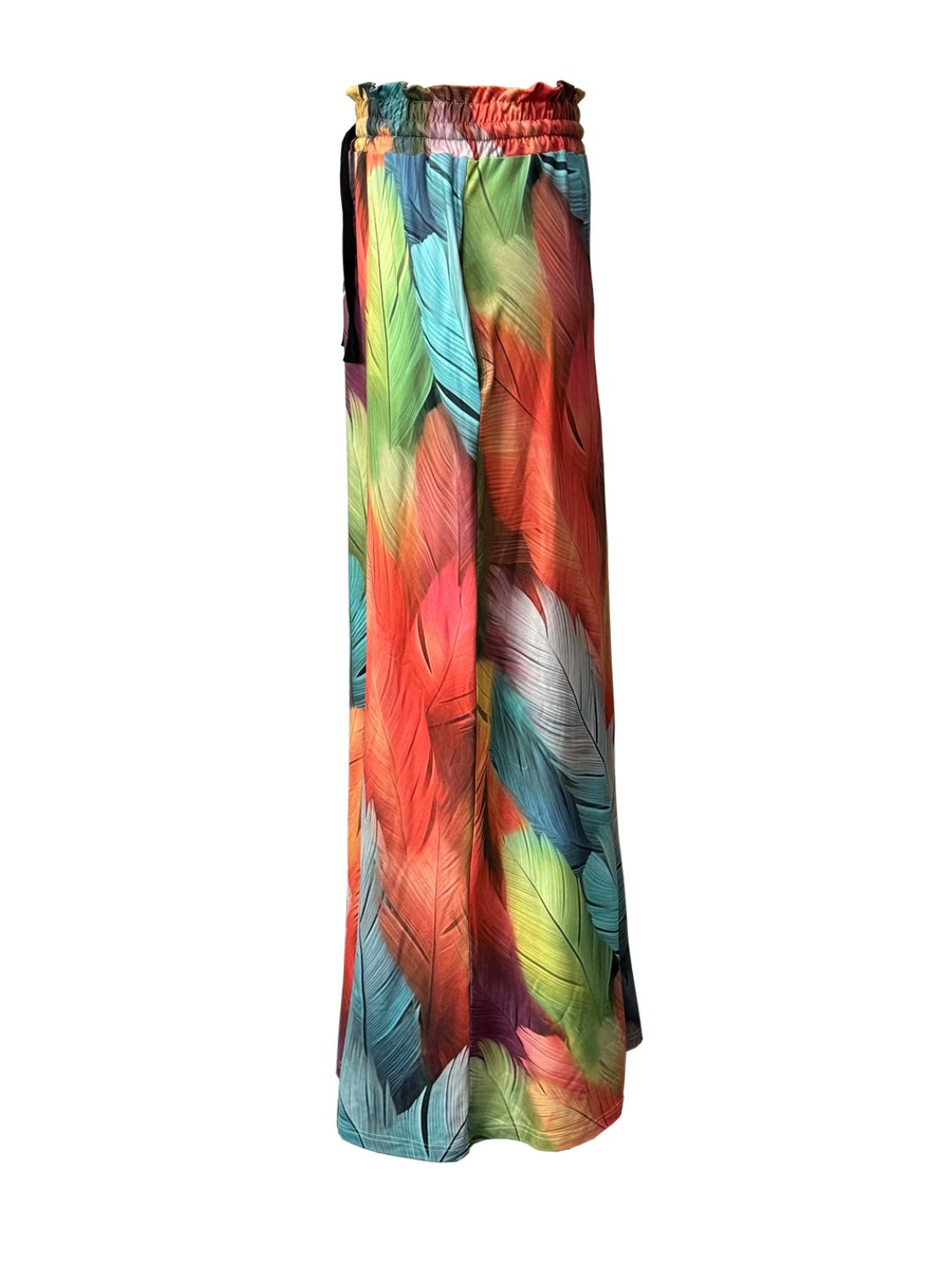 Maxi skirt with multicolor feather print, adjustable waist, and pockets.