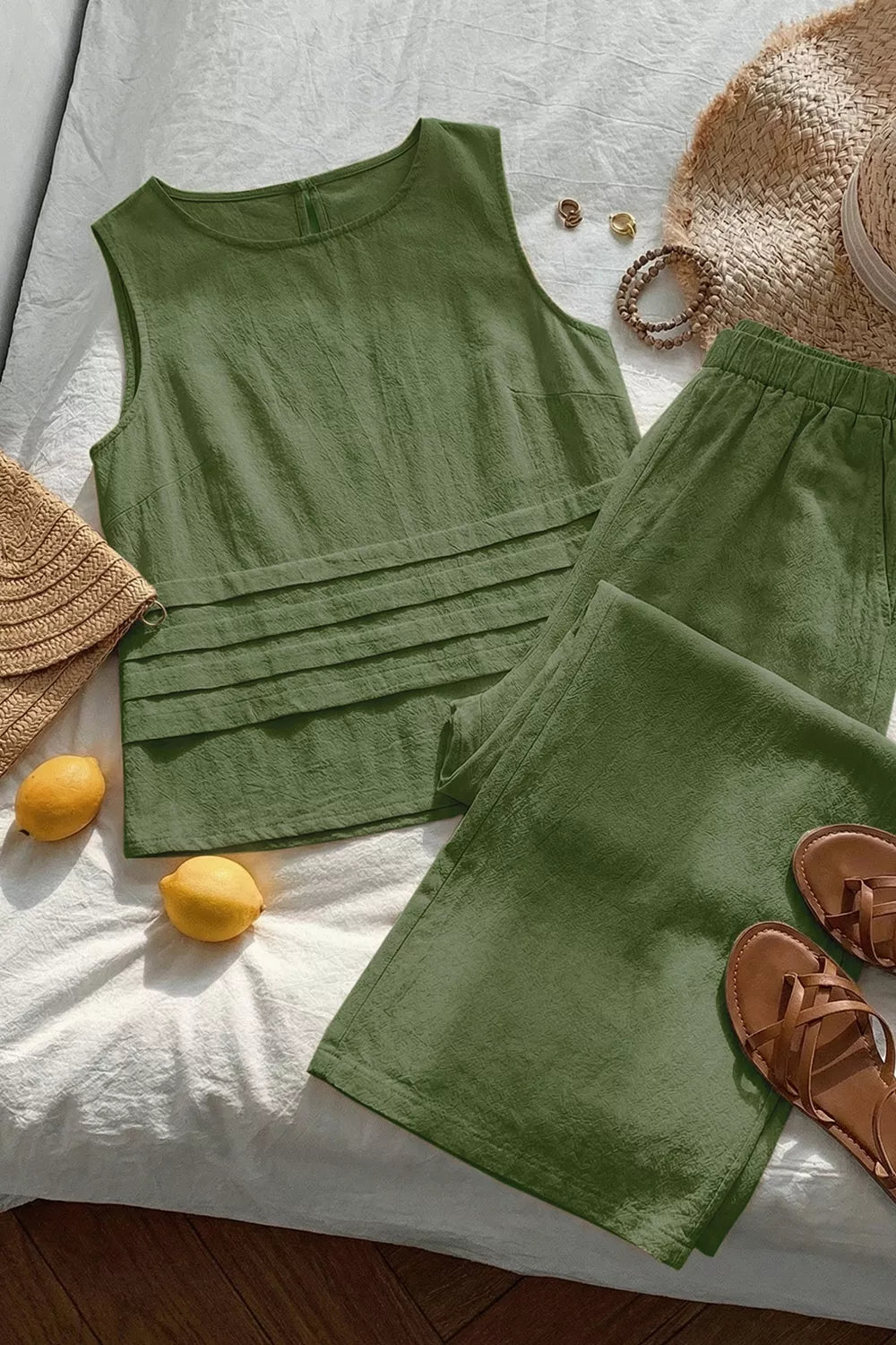 Sleeveless Top And Wide-leg Pants Set in Moss, fit detail