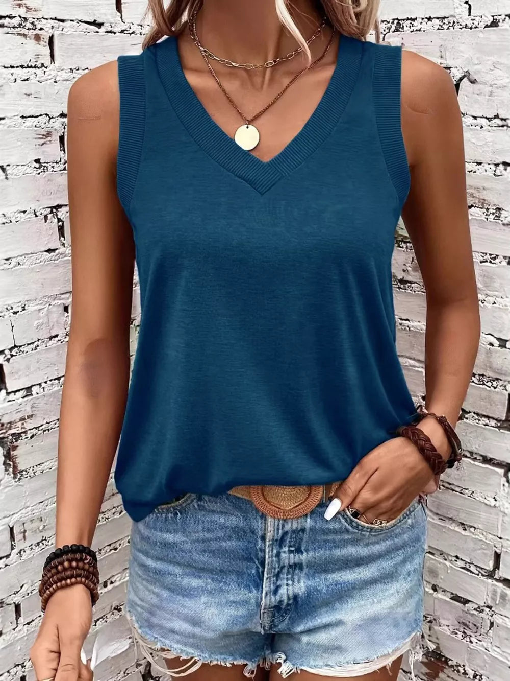 V-neck Ribbed Trim Tank in Black, product detail