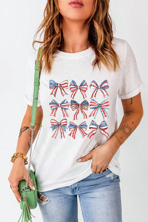 White t-shirt with patriotic bow print and crew neck