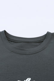 Mid gray cotton graphic t-shirt with relaxed fit and crew neck.