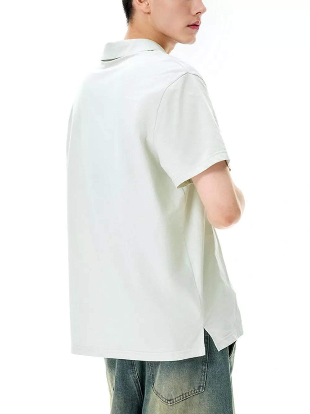 Short sleeve polo shirt in Water Wave Gray, classic fit, 100% polyester, side vents.