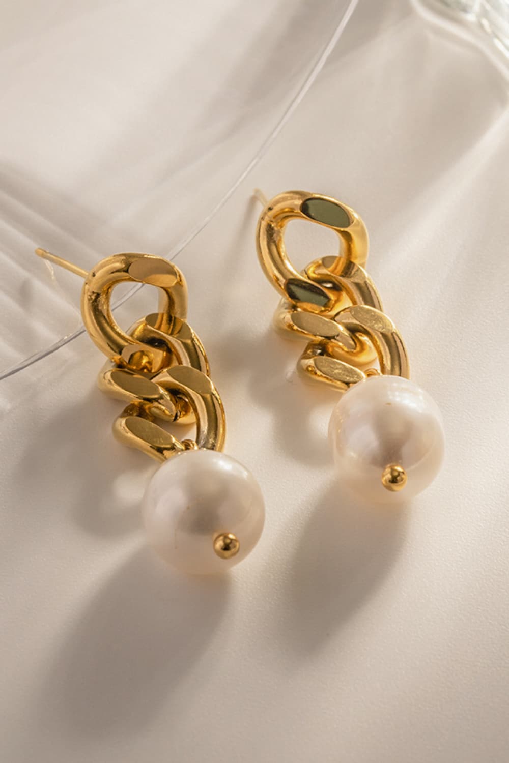 Gold chunky chain drop earrings with pearl accents