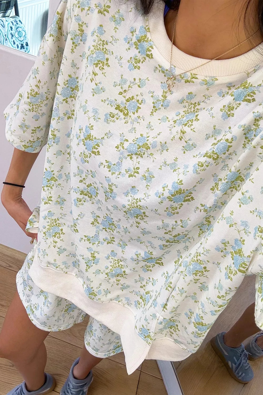 Floral Print Long Sleeve Shift Top & Shorts Set, model styling view