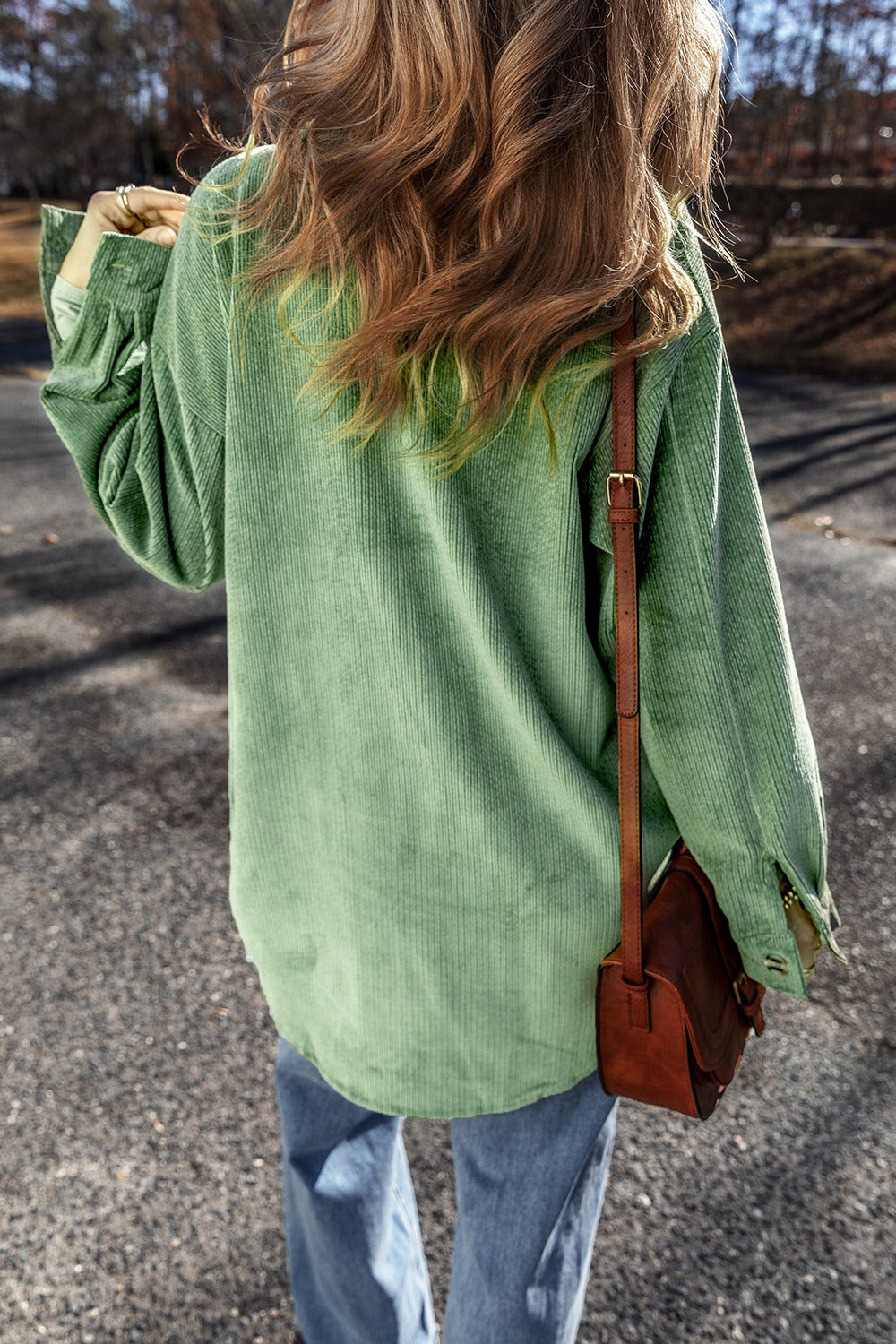Gum Leaf corduroy overshirt with button cuffs and a relaxed fit.