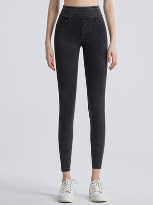 Denim illusion leggings in charcoal with a high waist and faux pockets.