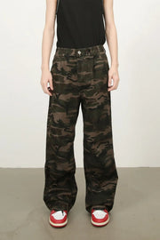 Camo wide-leg utility trousers in green camouflage with a relaxed fit.