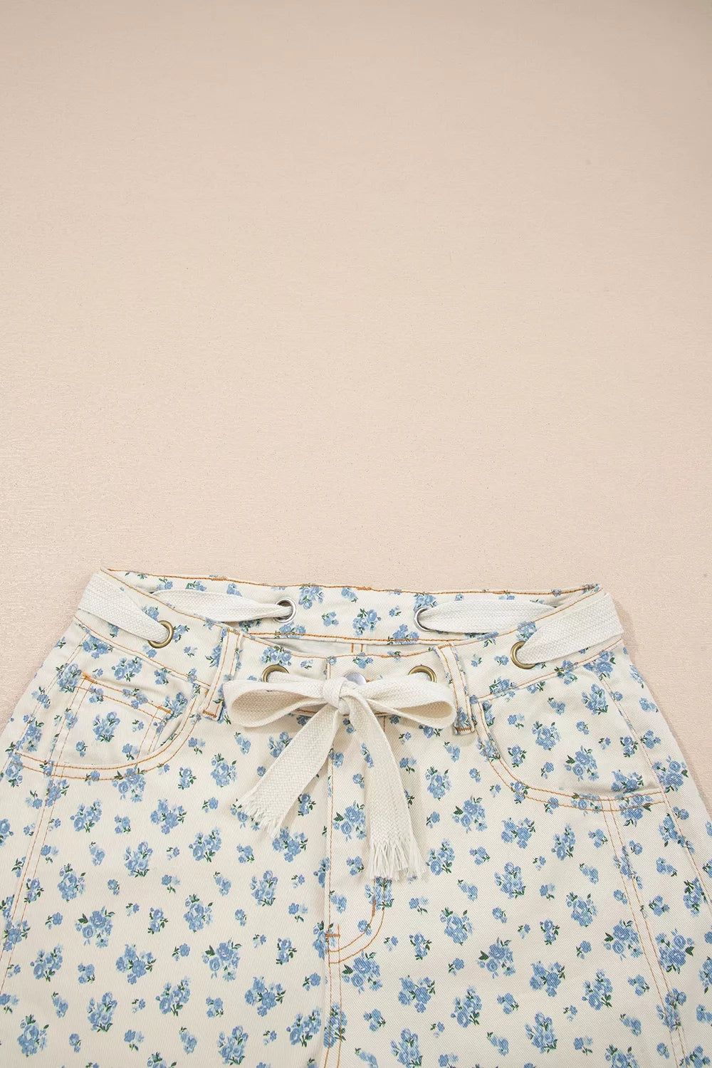 Grommet Knot Waist Floral Barrel Leg Jeans, fabric detail