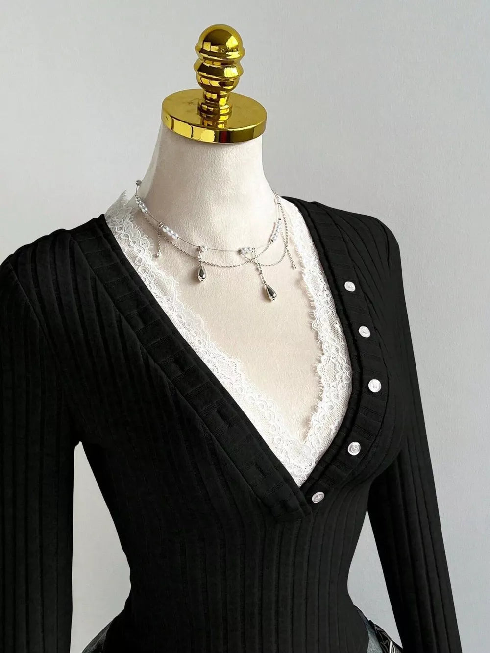 V-neck Lace Trim Ribbed Knit T-shirt, product detail