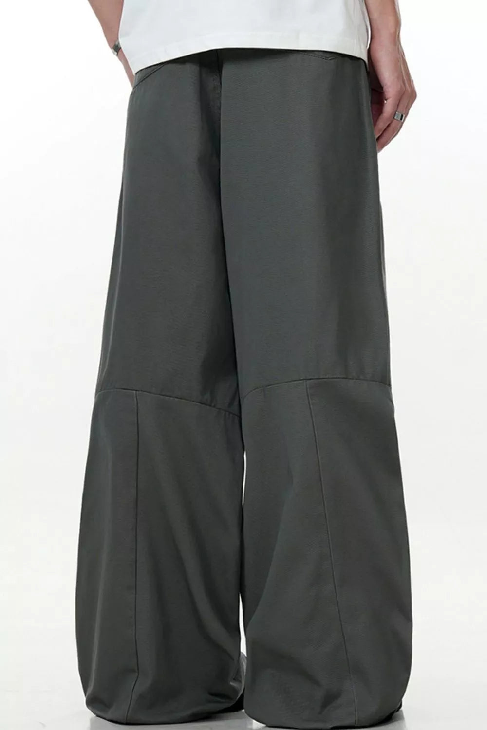 Men's wide leg cargo pants in army green with a relaxed fit.