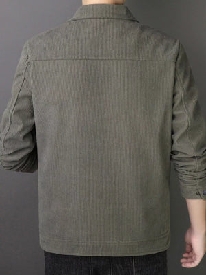Casual corduroy button-down jacket in moss with buttoned cuffs and a classic collar.