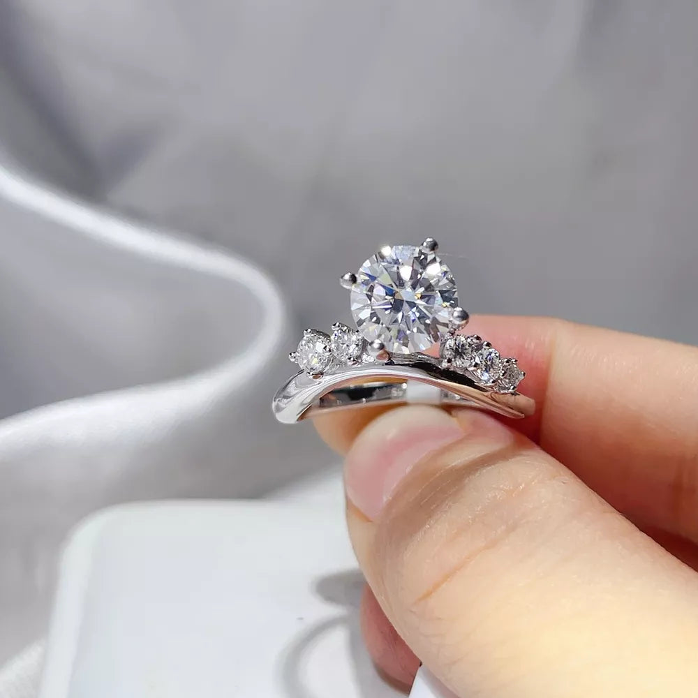 0.3 Carat 925 Sterling Silver Moissanite Ring, model styling view